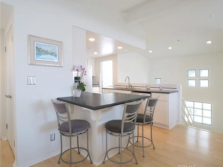 440 Marine Pl — Photo 14