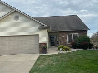 1539 Waterford Pkwy, Saint Johns, MI 48879