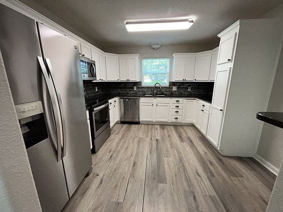 4th image of 1708 Goode Dr