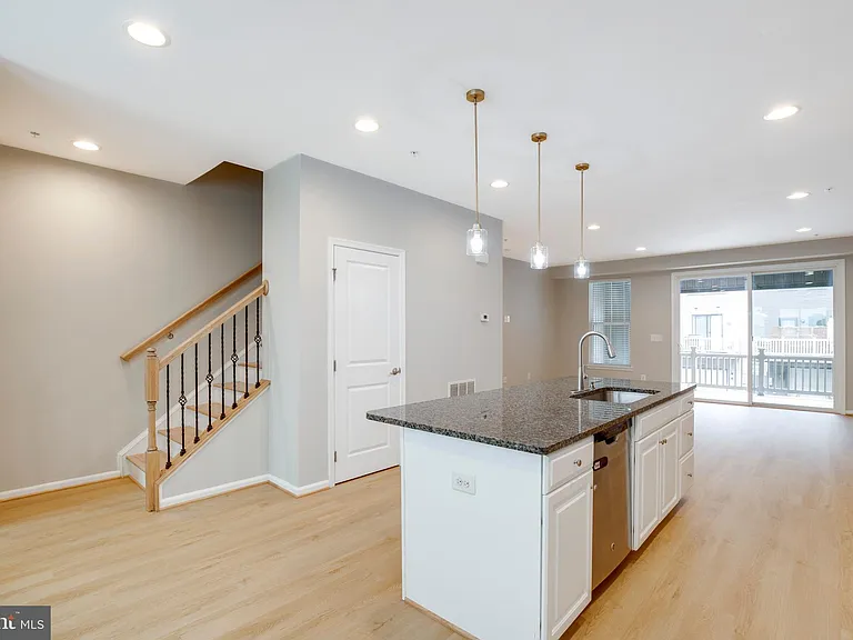 43306 John Michael Ter — Photo 16