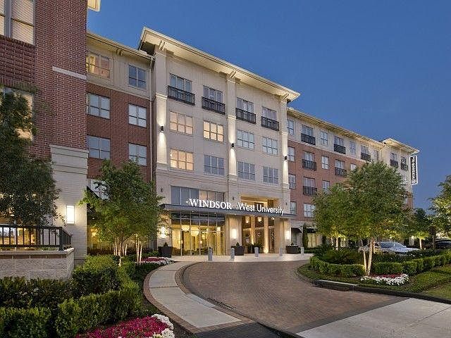 Windsor at West University, neighborhood living in the city.