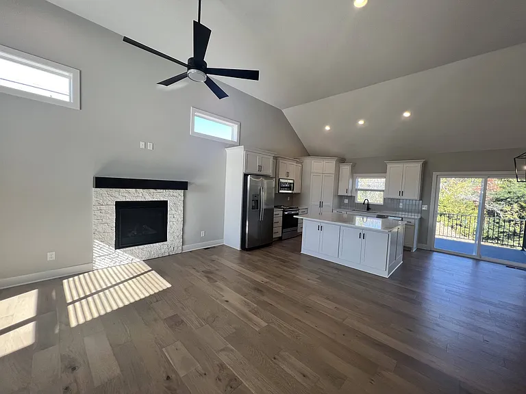 19182 W 109th Pl — Photo 3