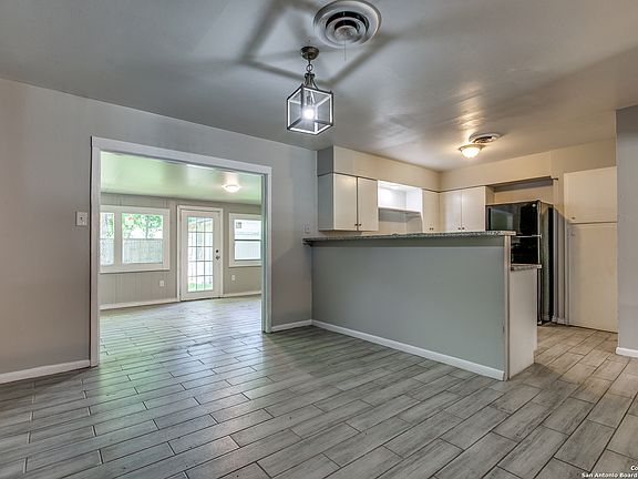 5th image of 4630 Dellcrest Dr