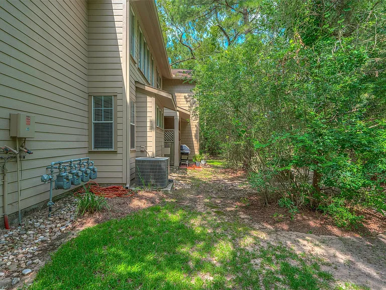 83 Woodlily Pl — Photo 31