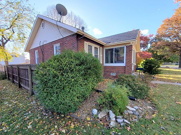 2nd image of 2108 Waterman Ave