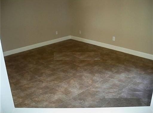 4th image of 5915 Musketeer Ln