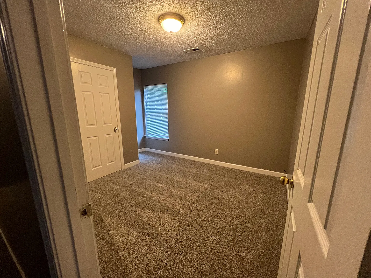 3 bed, 2.5 bath, 1456 sqft, $1,850 — Photo 4
