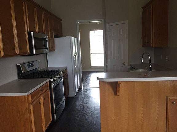 3rd image of 258 Melissa Ln