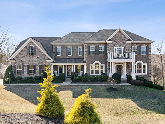 3rd image of 119 Brittany Manor Way