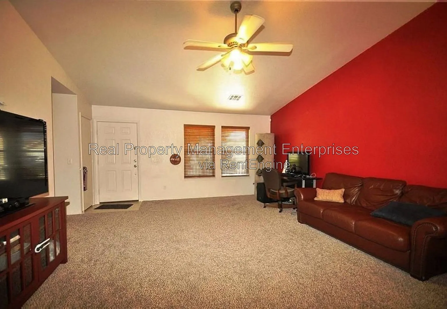 3 bed, 2.0 bath, 1240 sqft, $1,400 — Photo 3