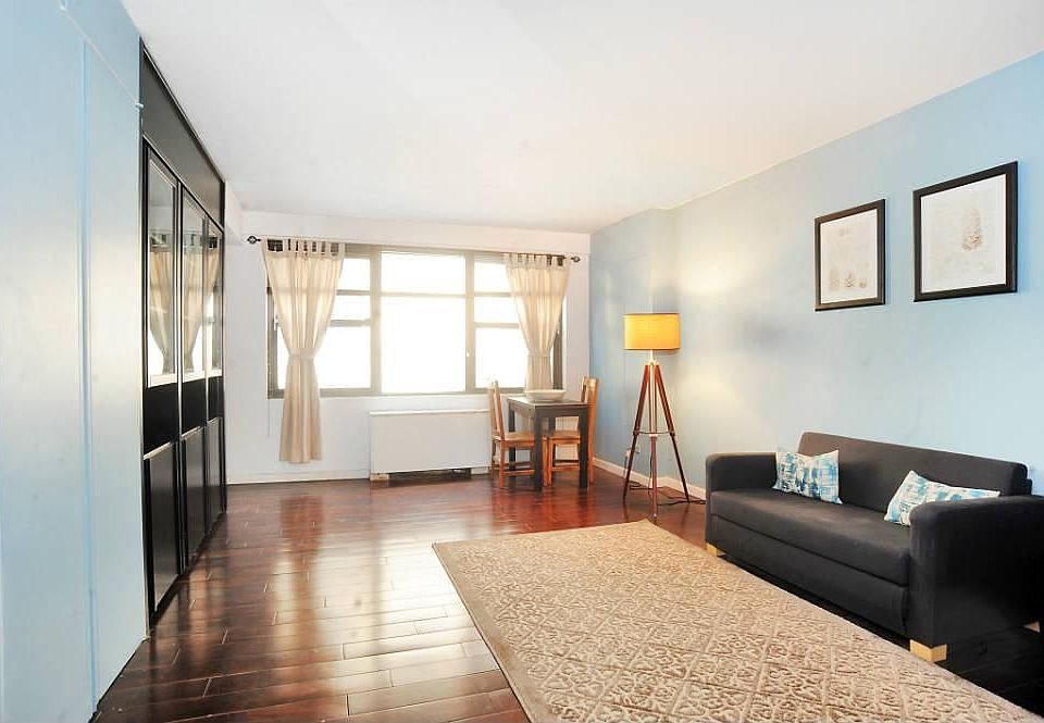 1st image of 200 E 27th St APT 1C