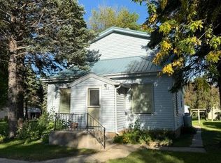 102 N Grove St, Okabena, MN 56161