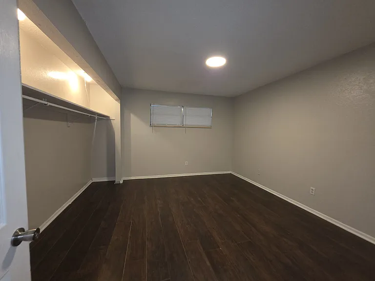 843 Grove Ave — Photo 11