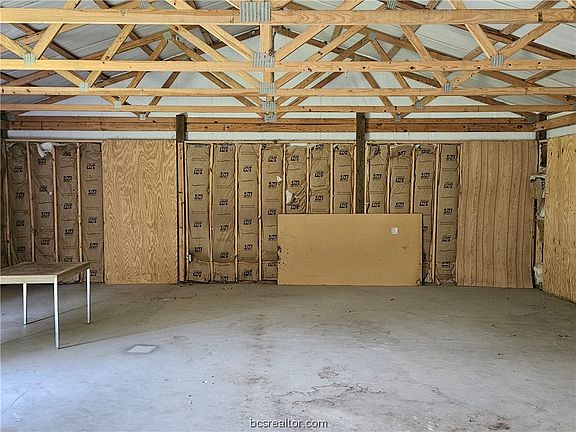5th image of 703 Tanglewood Dr