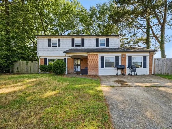836 Sir Lancelot Dr, Chesapeake, VA 23323