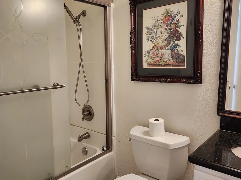 428 N Imperial Ave #C — Photo 8