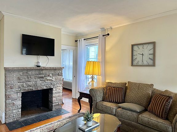 2nd image of 72 Pawling Ave