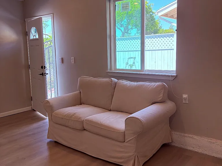 23401 Schoenborn St #9 — Photo 6