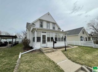 2308 S Cedar St, Sioux City, IA 51106