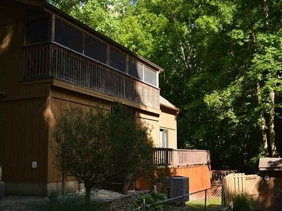 3rd image of 2546 S Wenonah Dr