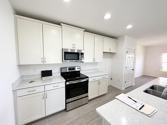 3rd image of 1195 Sand Torch Cir