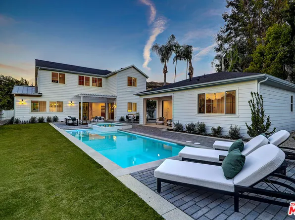 4241 Woodcliff Rd, Sherman Oaks, CA 91403