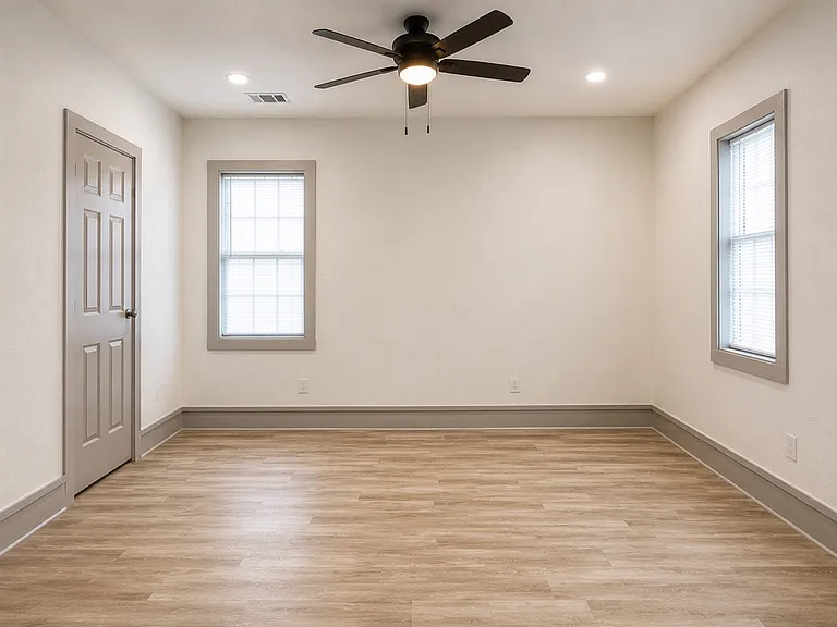 313 W Chappell St — Photo 11