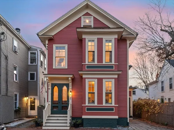 30 Temple St, Newburyport, MA 01950