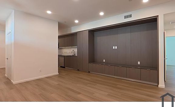 4th image of 5119 Colfax Ave #204