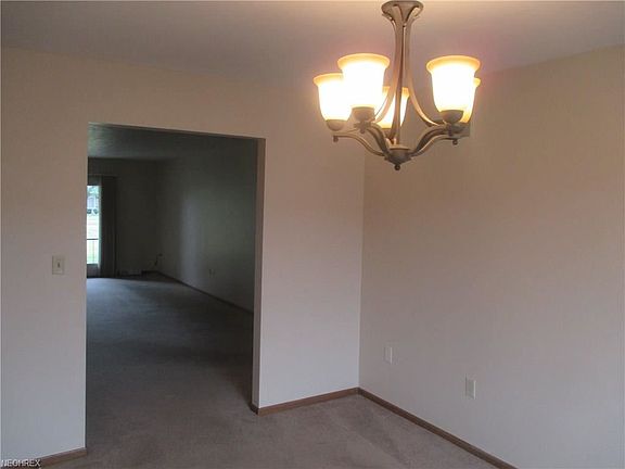 4th image of 834 Pearson Cir Unit 1