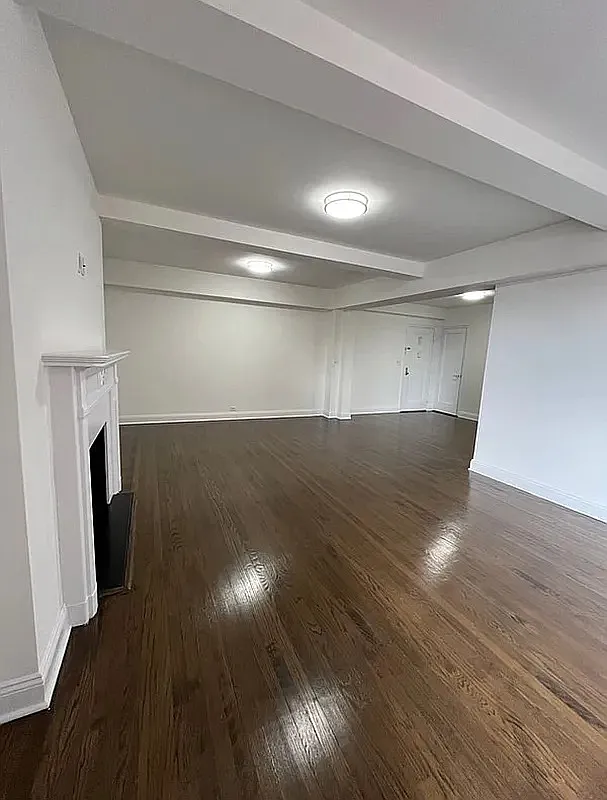 Building Photo - 20 5th Ave #16F