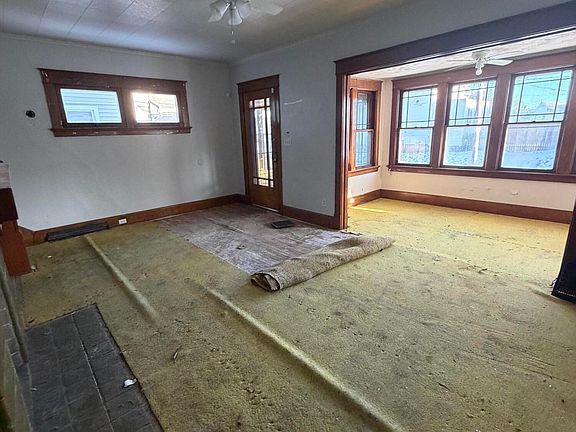 3rd image of 298 W Park St