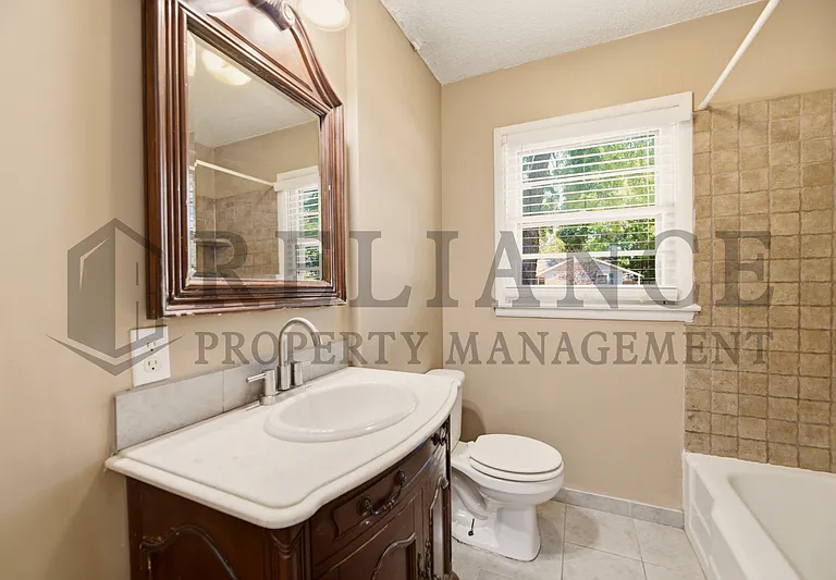 2103 W Columbine Ln — Photo 36