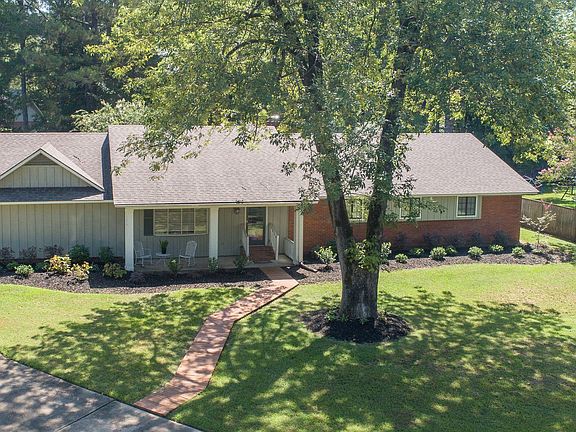 4th image of 102 Brookwood