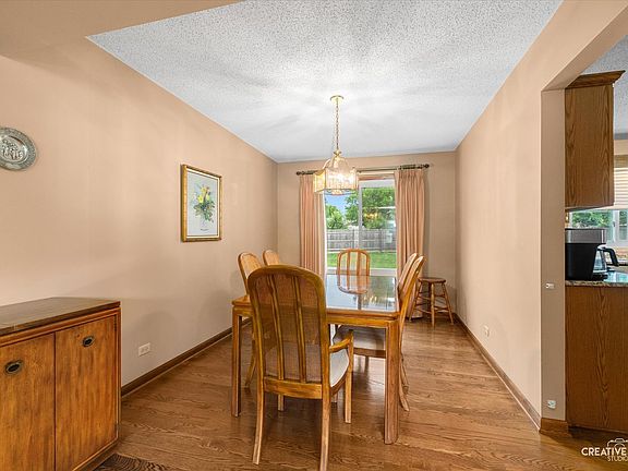5th image of 30W110 Avondale Ct