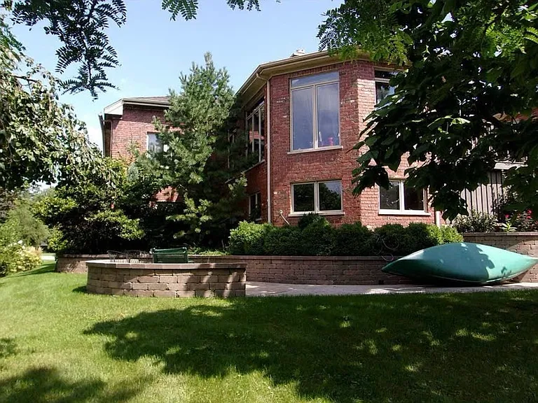 811 Merry Ln — Photo 4
