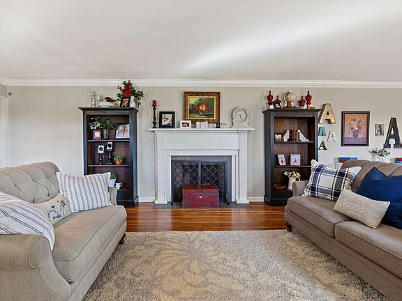 5th image of 107 Meadow View Dr