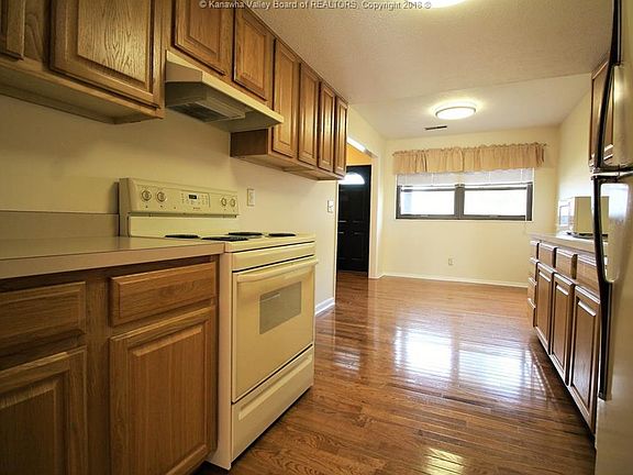 5th image of 803 Fairway Dr