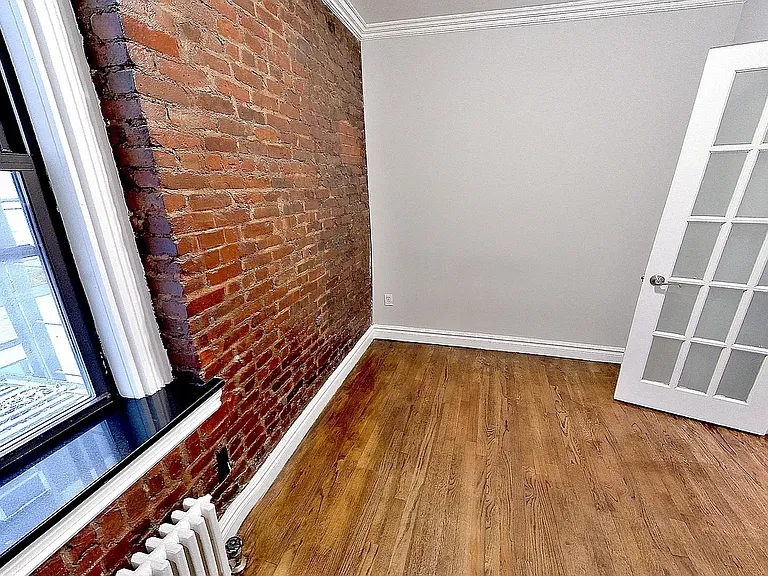 410 E 13th St #1D — Photo 2
