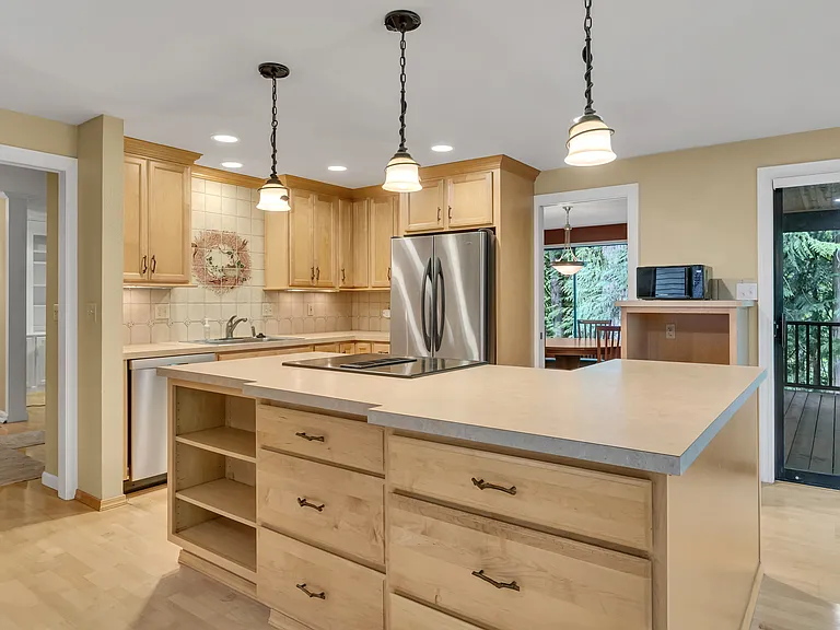 Cooktop counter with tons of storage
