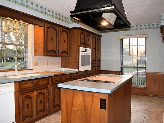2nd image of 14 Heatherwood Dr