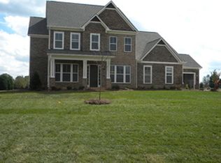 1007 Lafayette Park Ln, Matthews, NC 28104