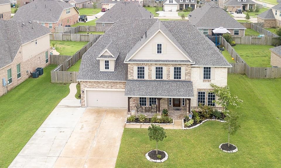 1st image of 4110 Broadmoor Dr