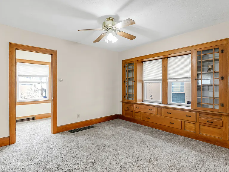 426 Selden Ave — Photo 4