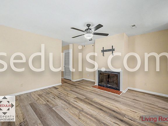 4th image of 101 Drake Ct #A