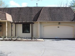 19 Gate House Ln, Edison, NJ 08820