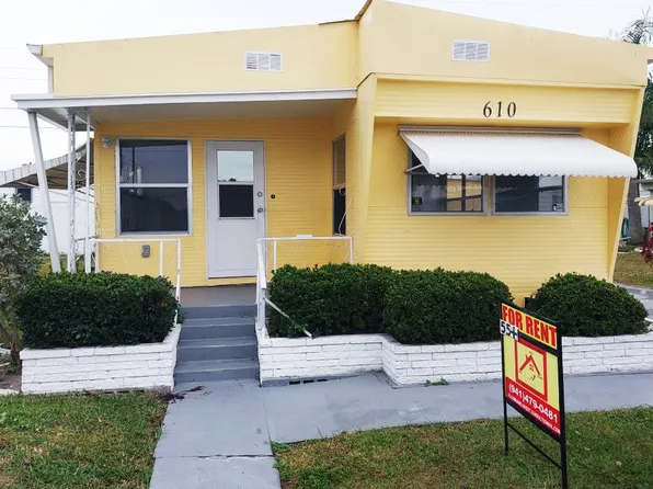 610 49th Ave W, Bradenton, FL 34207