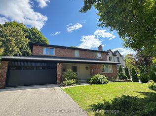 9 Carluke Cres, Toronto, ON M2L2H7