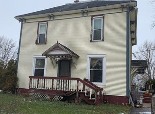 108 Union St, Fisher, IL 61843