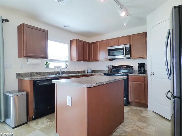 2109 NW 2nd Ave — Photo 22